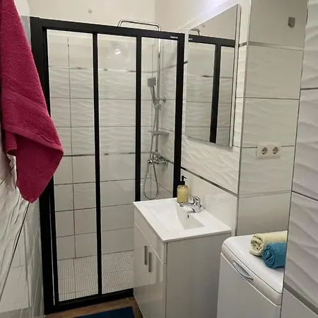 Pads Apartment *