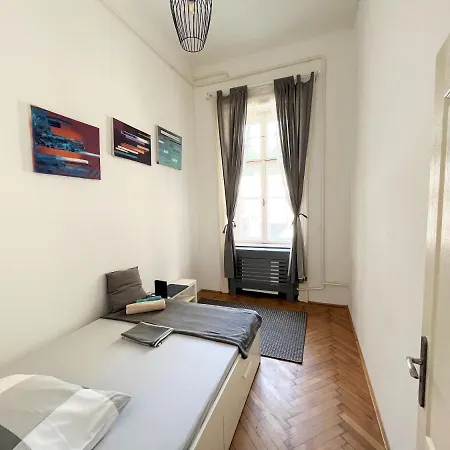 Pads Budapest